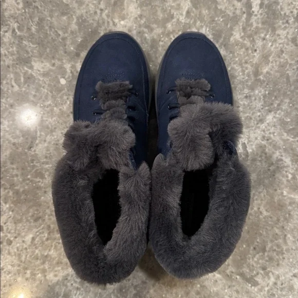 New, never worn Skechers faux fur lined boots. - Picture 4 of 6